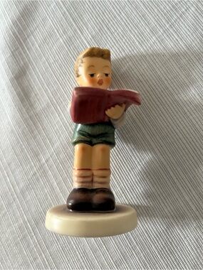 Vintage Goebel Hummel Figurine “Honor Student”